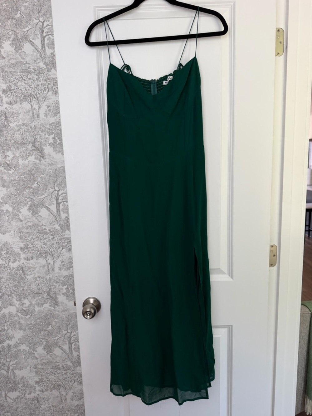 Reformation Juliette Dress
Emerald Green - Picture 2 of 5